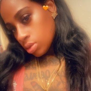 Meet your Posher, Adrianna